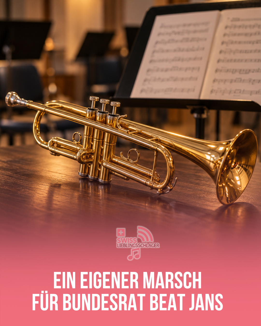 Goldene Trompete neben einem Notenständer in warmem Licht.